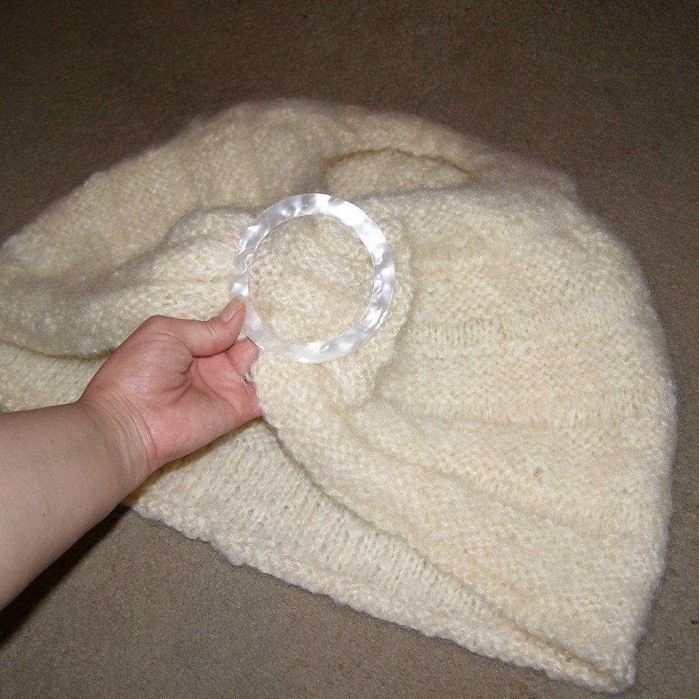 Beautiful Handmade Shawl w/Pearl color Buckle - Picture 3 of 16